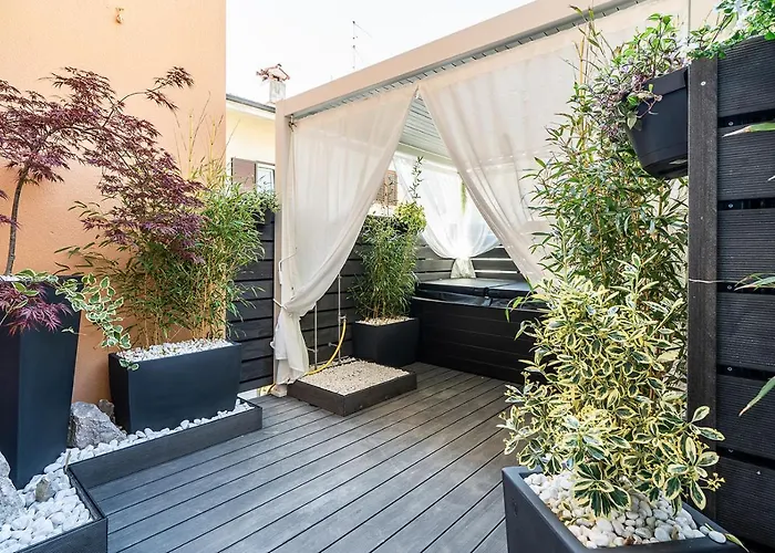 Sea Garden Apartments&rooms Bed & Breakfast 4*